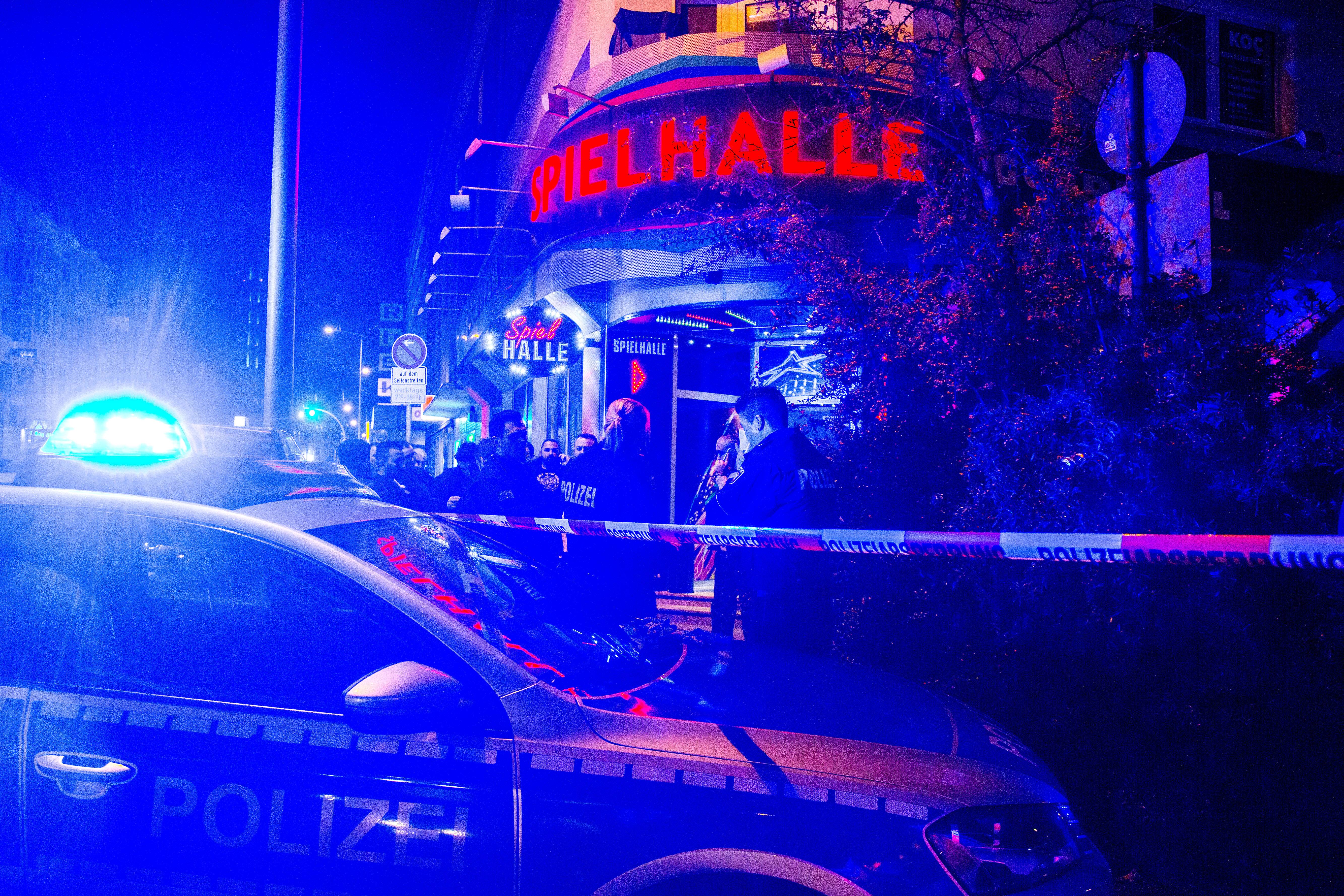 Polizei sucht den Mörder eines Familienvaters und warnt die Bevölkerung! Bewaffnet auf der Flucht!