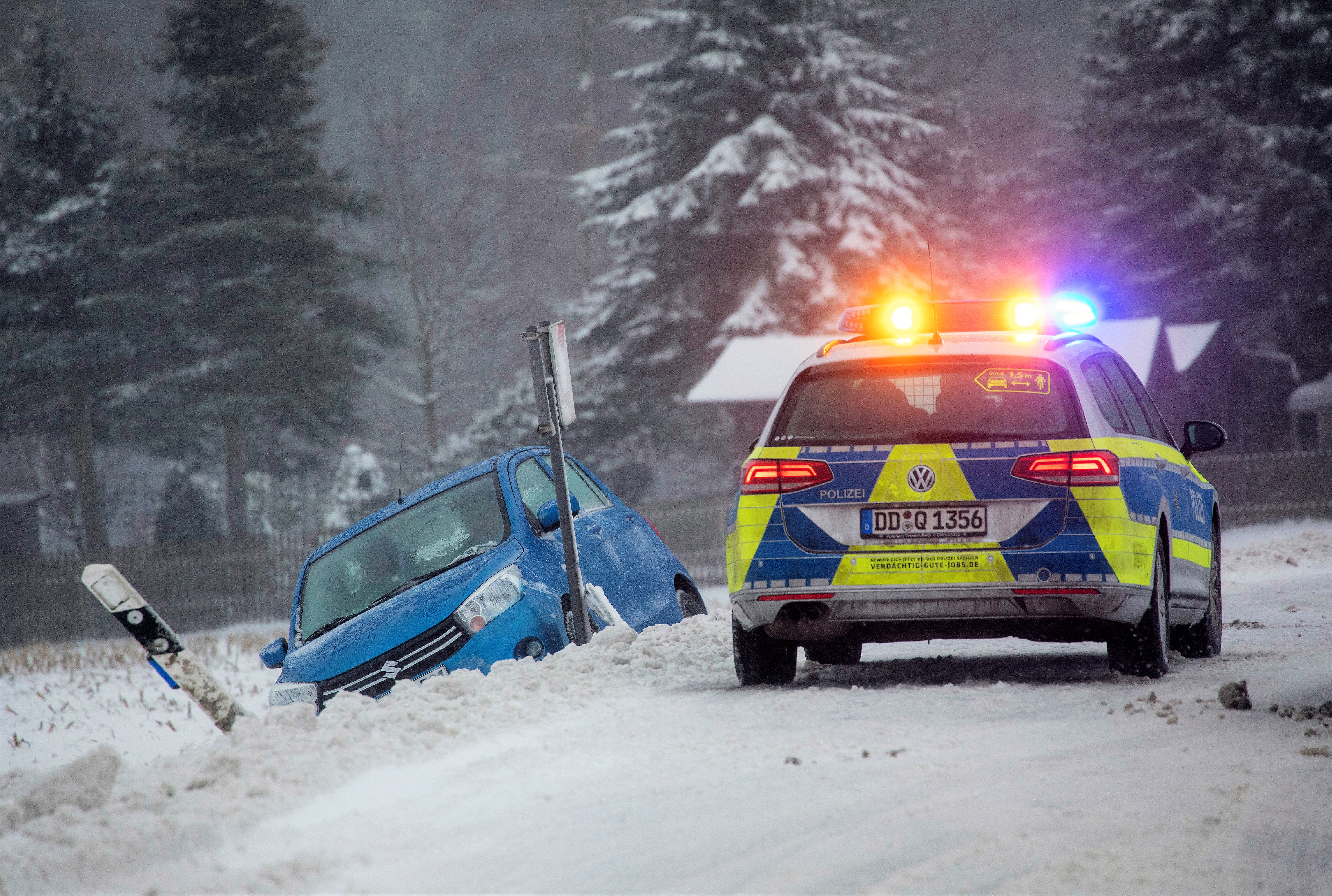 Schneewand rast auf Deutschland zu! Neue Schneefälle erwartet - Frost und Wintereinbruch