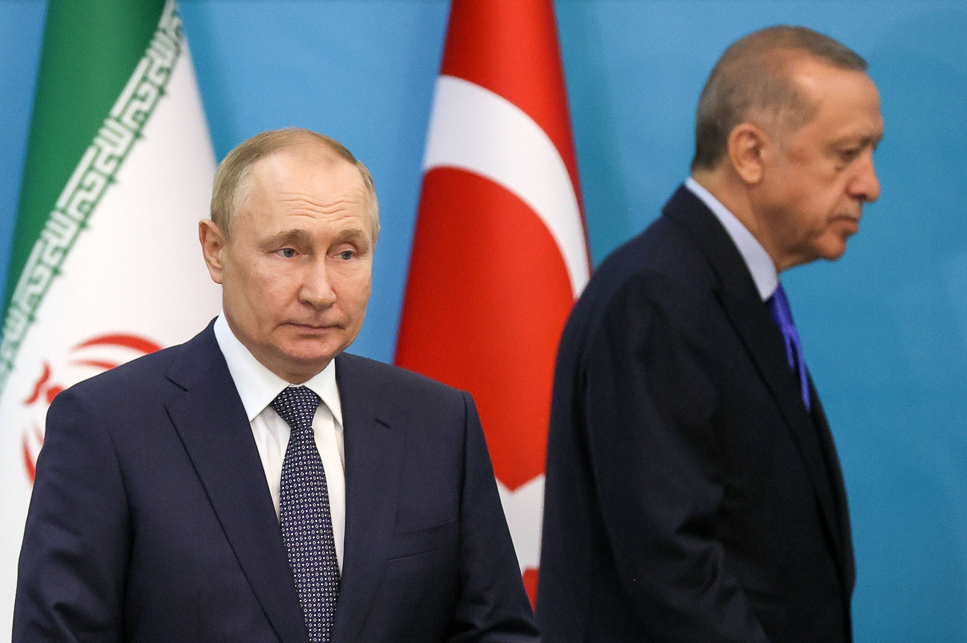 Lebt Putin schon nicht mehr? - Ehemaliger Siemens-Chef spricht von 3 Putins - Wie viele Doppelgänger hat der russische Präsident?
