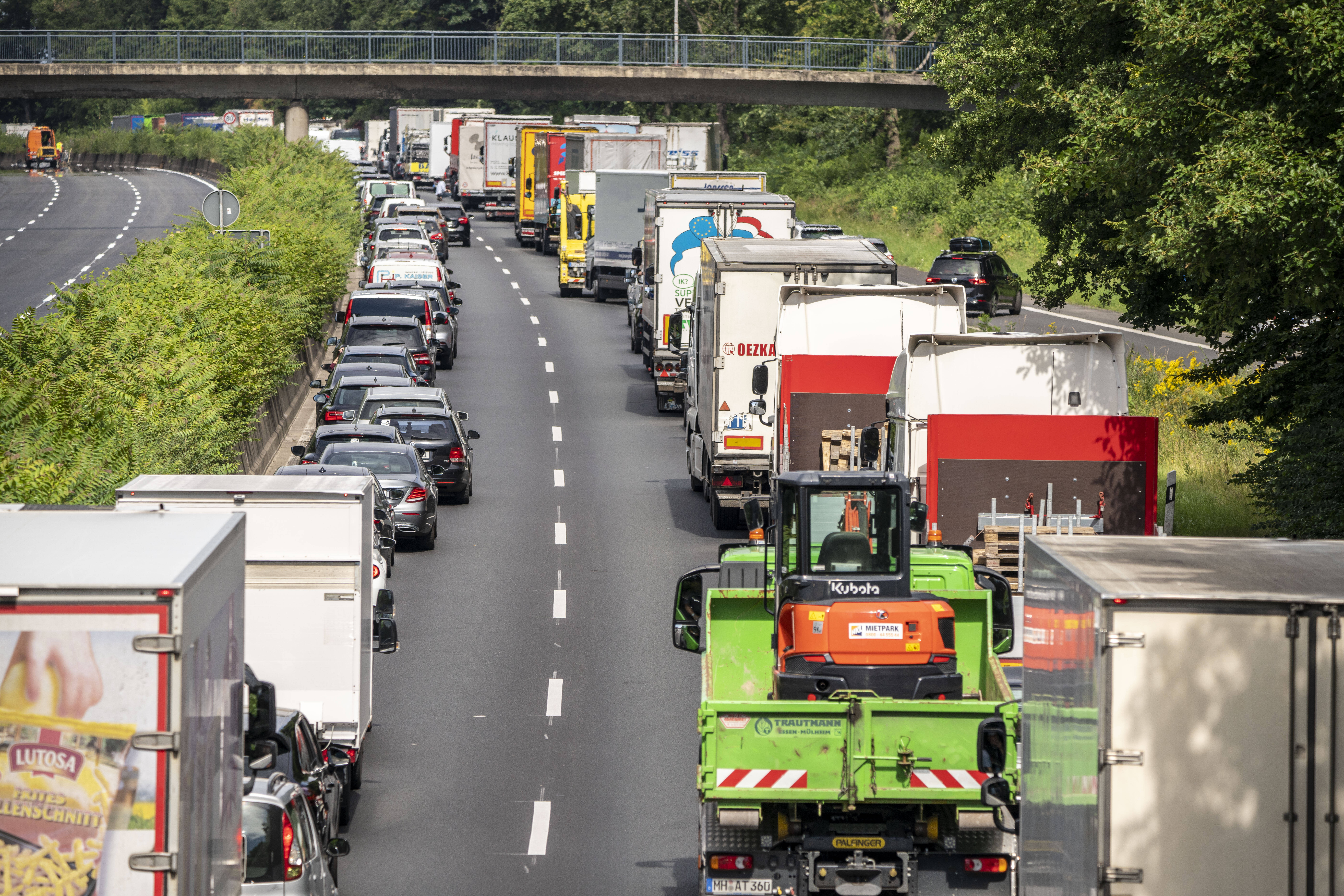 Stau-Alarm! Sommerferien in zahlreichen Bundesländern - Hier rechnen die Experten mit Mega-Staus