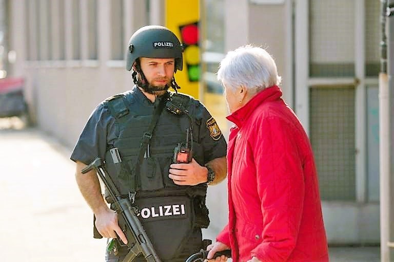 Rentner-Paar verscharrt toten Vermieter im Garten - Polizei gibt erste Ergebnisse der Ermittlungen bekannt