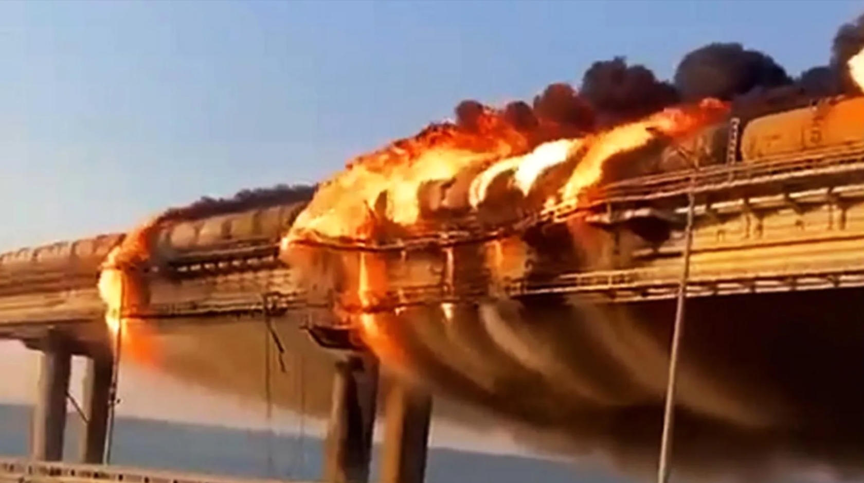 EILMELDUNG - Wieder Explosion auf der Krimbrücke! Russland bestätigt erneuten Angriff!