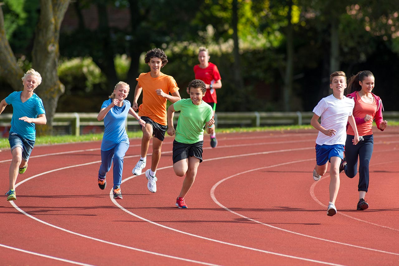 Trauer! Schüler (12) stirbt bei Sportunterricht in sengender Hitze! Lehrer sollen ihn gezwungen haben