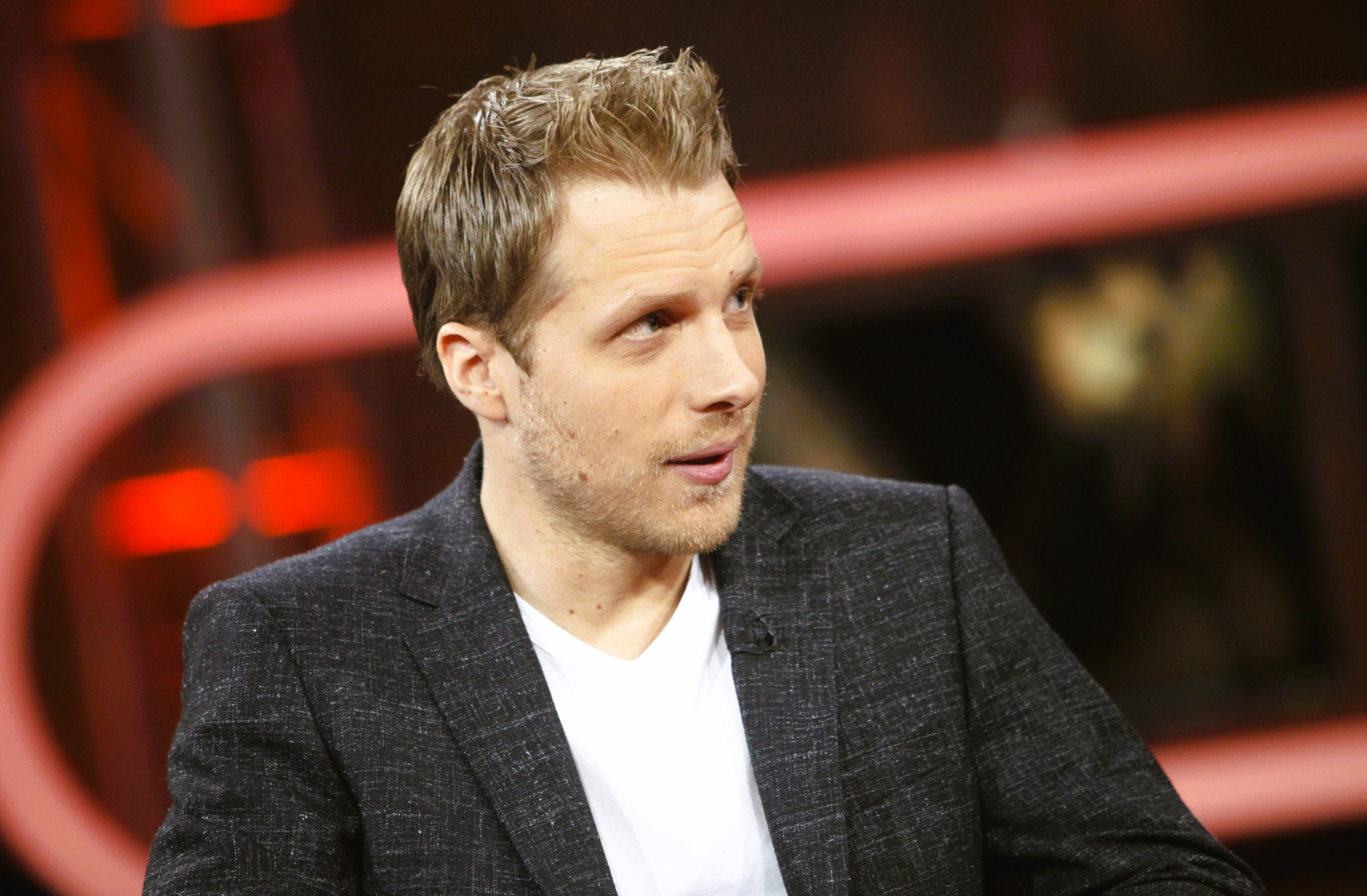 Olli Pocher ersetzt Amira - Mit Ihr! Harter Schlag für Amira, ab sofort begleitet eine andere Frau den Komiker