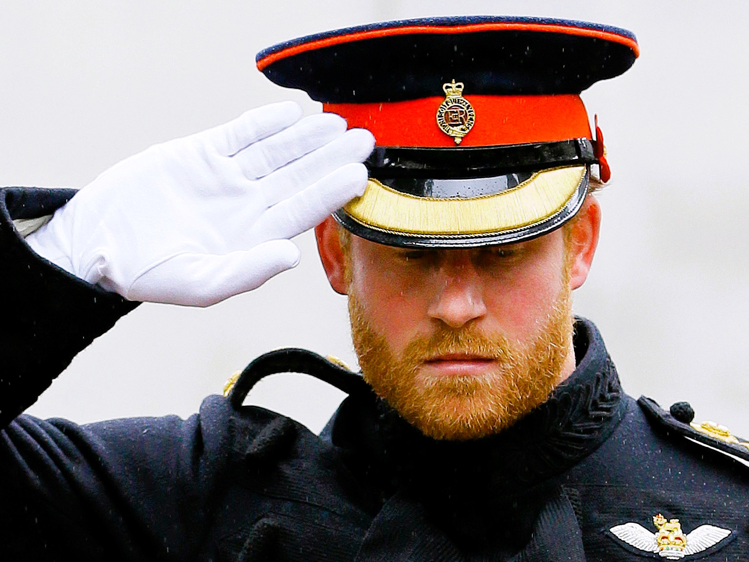 Prinz Harry verrät seinen Vater! Schamlos packt er im TV über Charles Krebserkrankung aus!