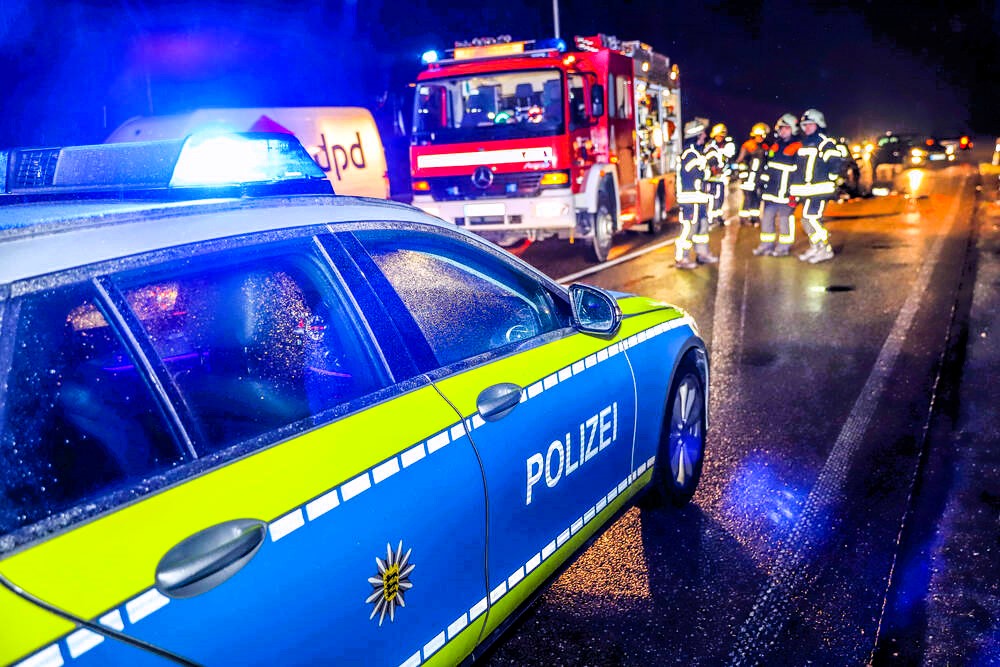Vollsperrung! Verfolgungsjagd auf der Autobahn - Festnahme nach irrer Aktion