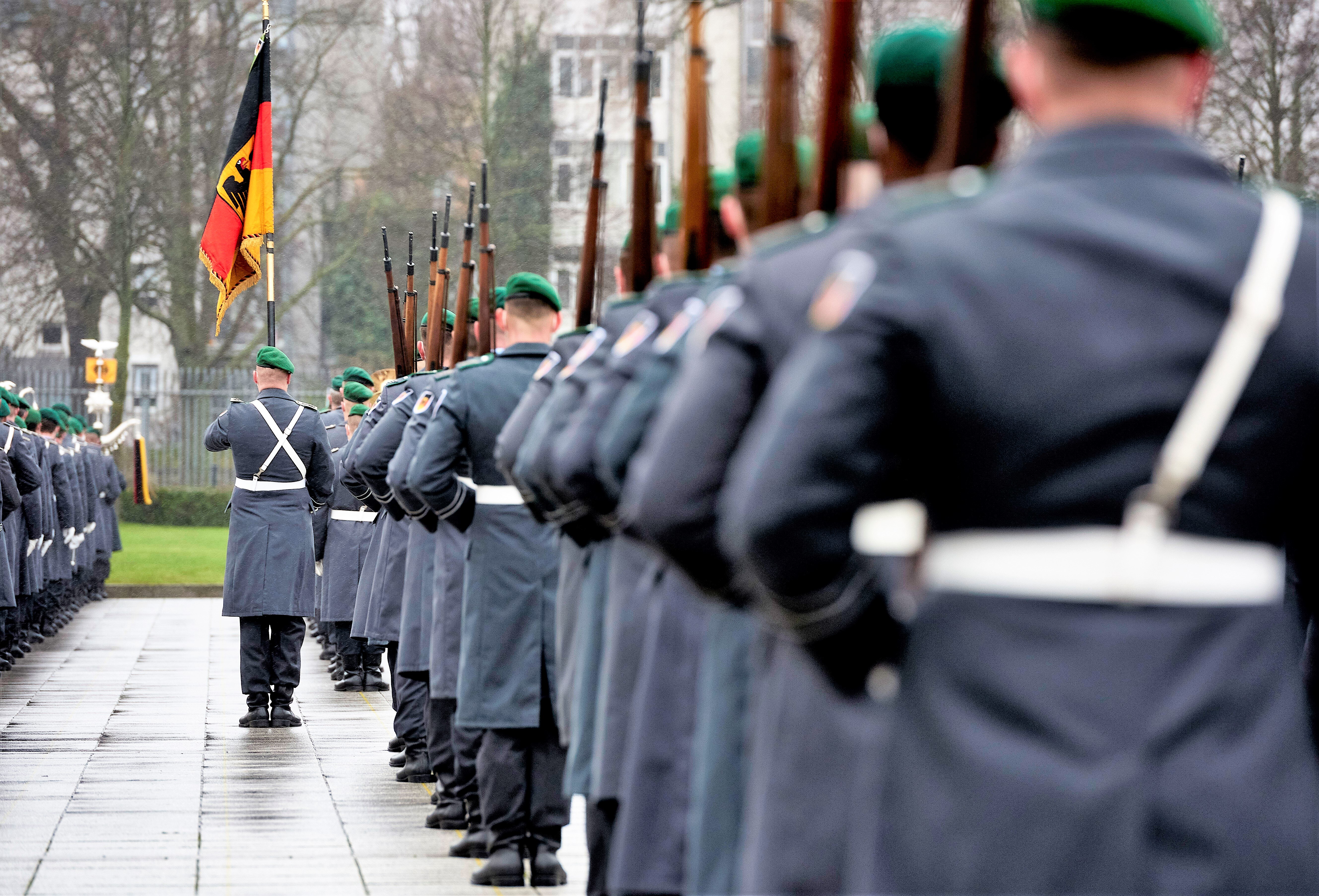 FDP will Reservisten einziehen! Müssen bald alle an die Waffe? Wiedereinführung der Wehrpflicht nicht mehr fern