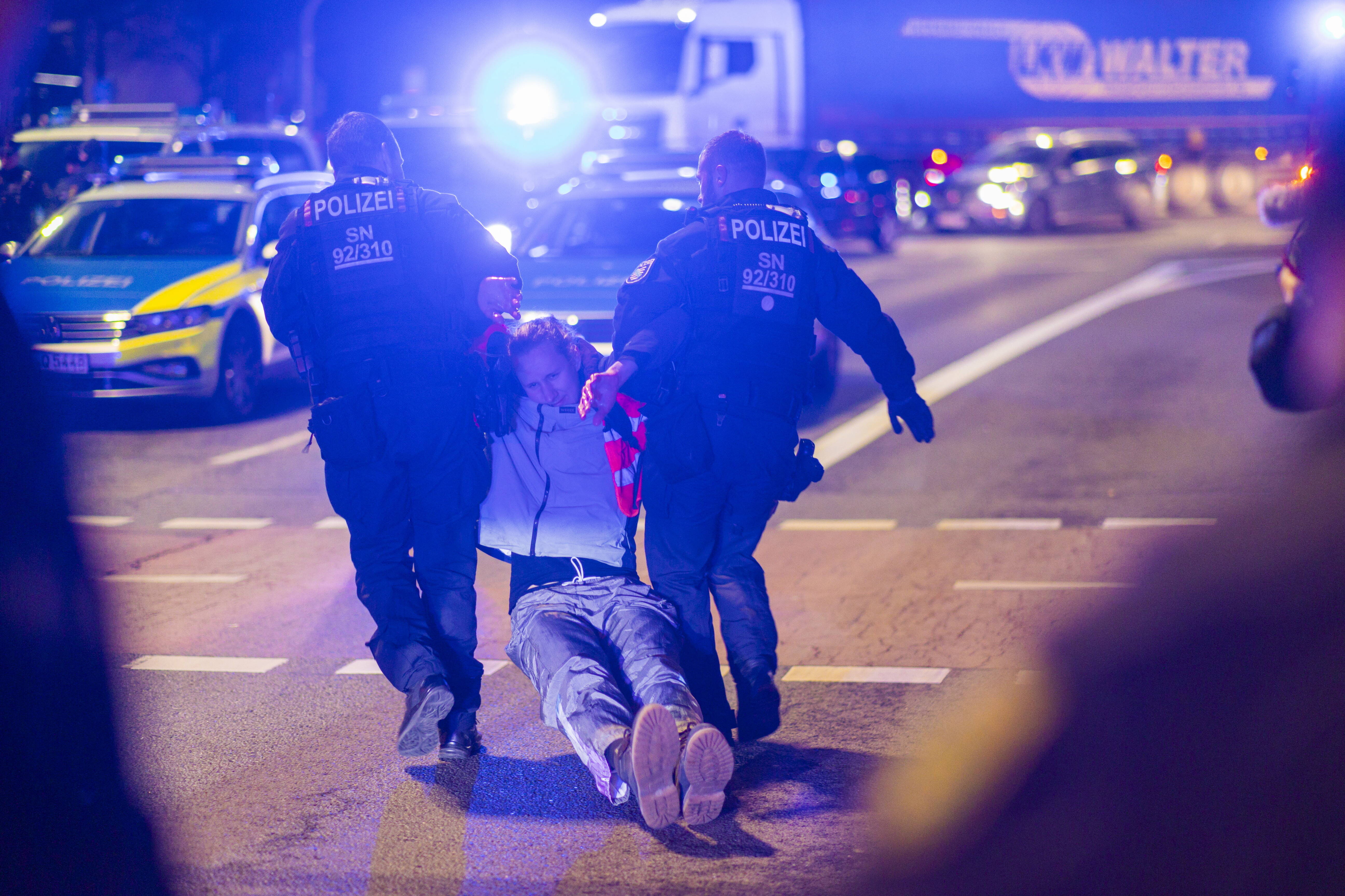 Schrecklicher Fund in Thüringen! - Polizei entdeckt Leichnam eines Kindes 