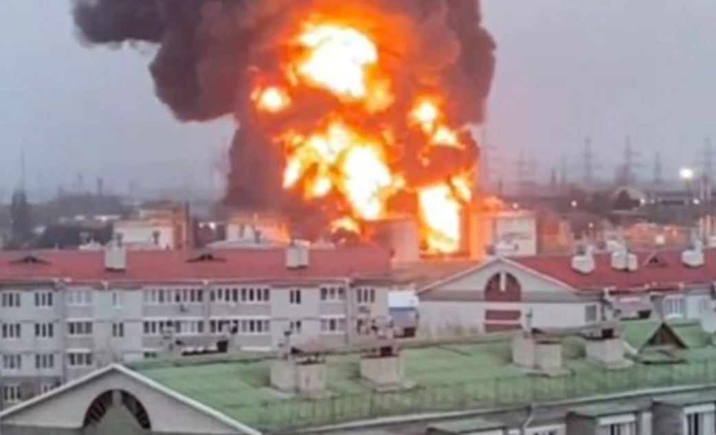 Explosion! Russische Kaserne zerstört - Putin verliert 100 Soldaten auf einen Schlag!