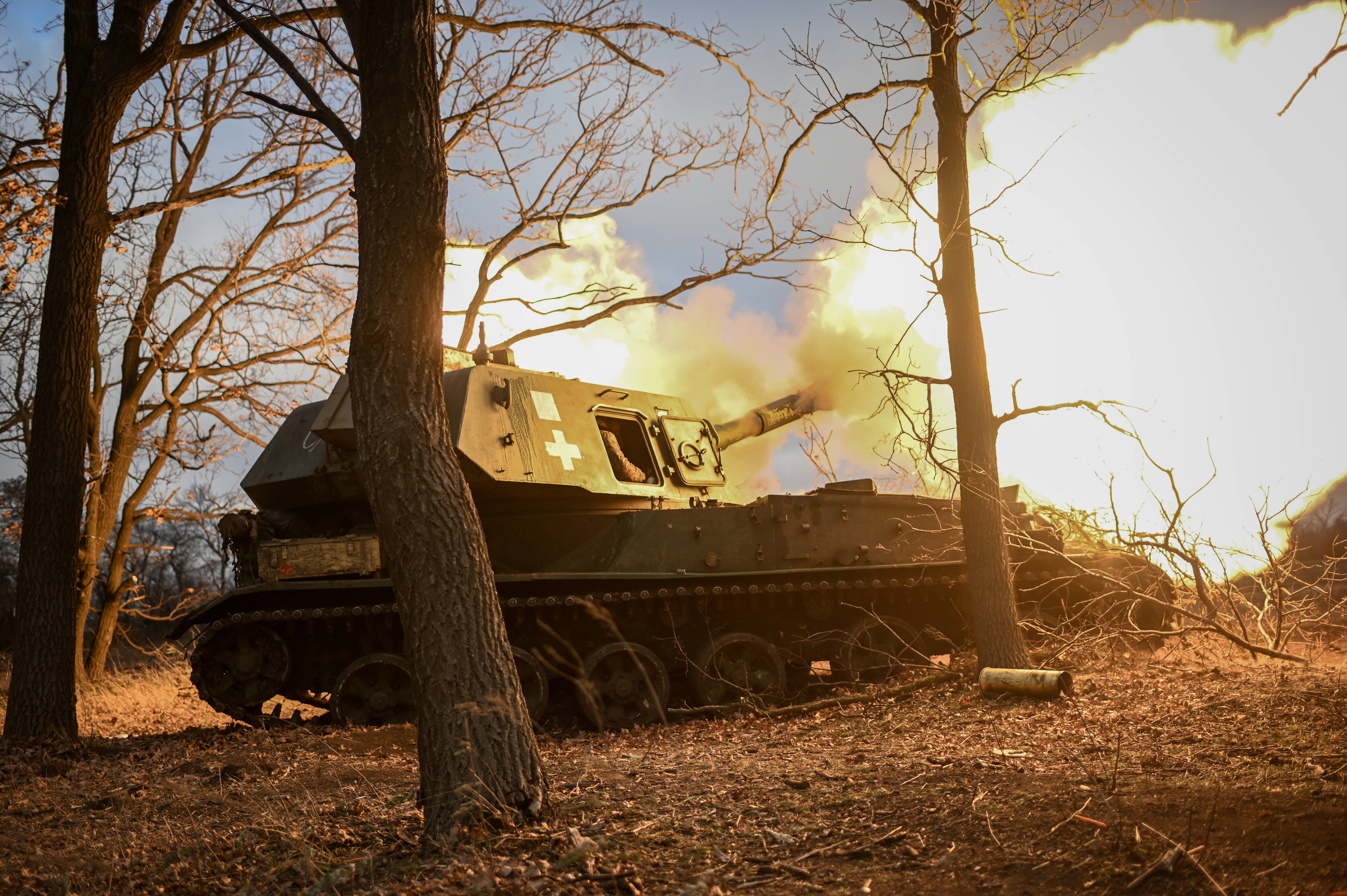 Totales Desaster! Putin verliert fast 1.000 Mann und 13 Panzer am Jahrestag des Überfalls auf die Ukraine!