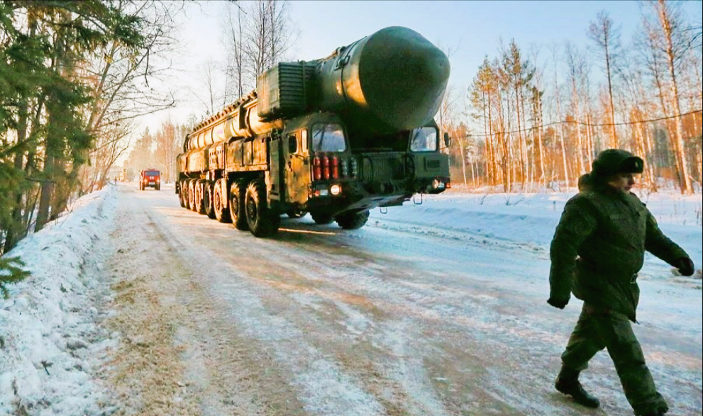 Putin bringt taktische Atomwaffen in Position! Schock! Eskaliert der Konflikt in der Ukraine endgültig?