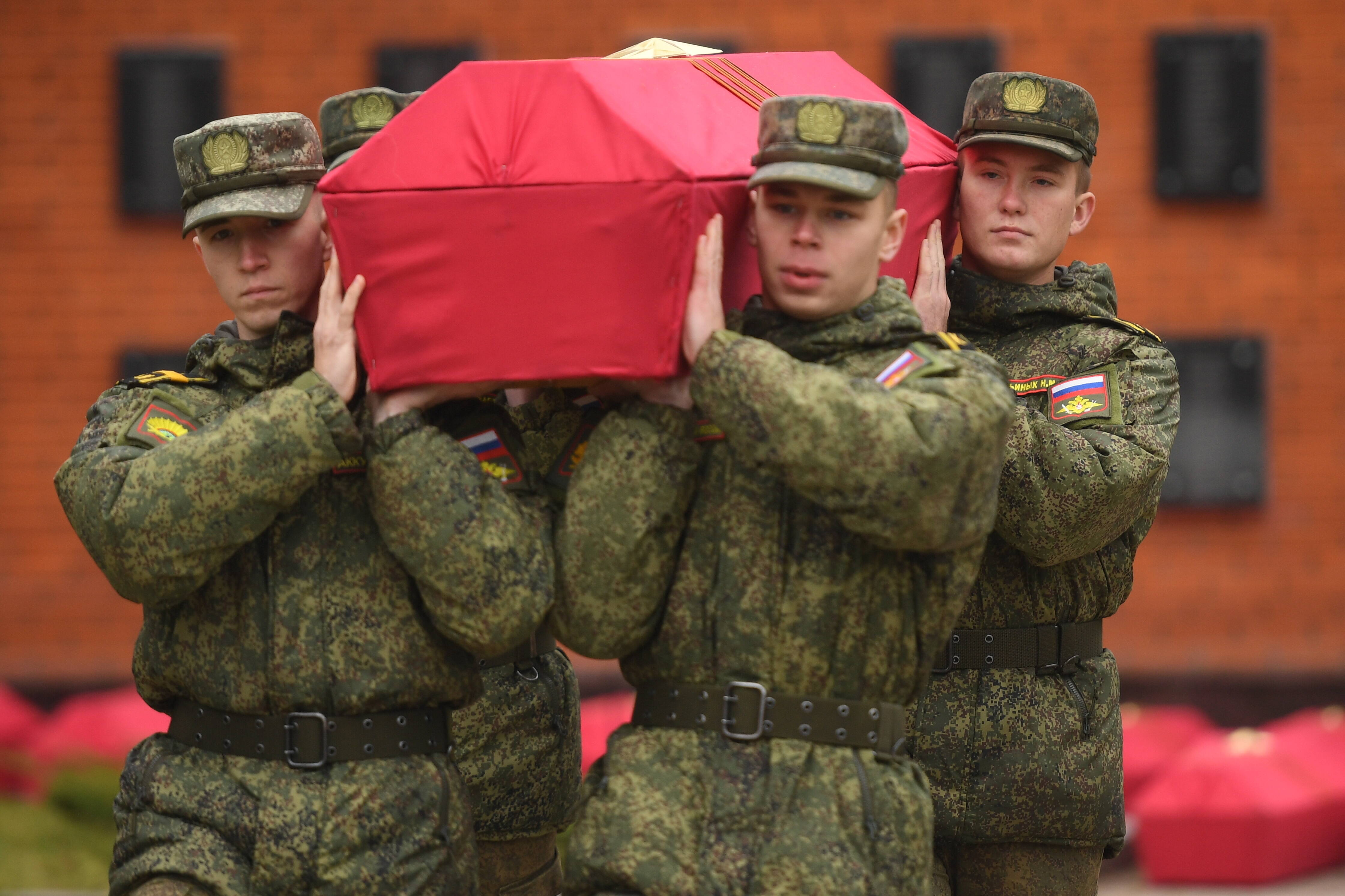 Russlands Verluste könnten sich verdoppeln! Hohe Anzahl von Todesopfern bei der russischen Armee schocken den Kreml