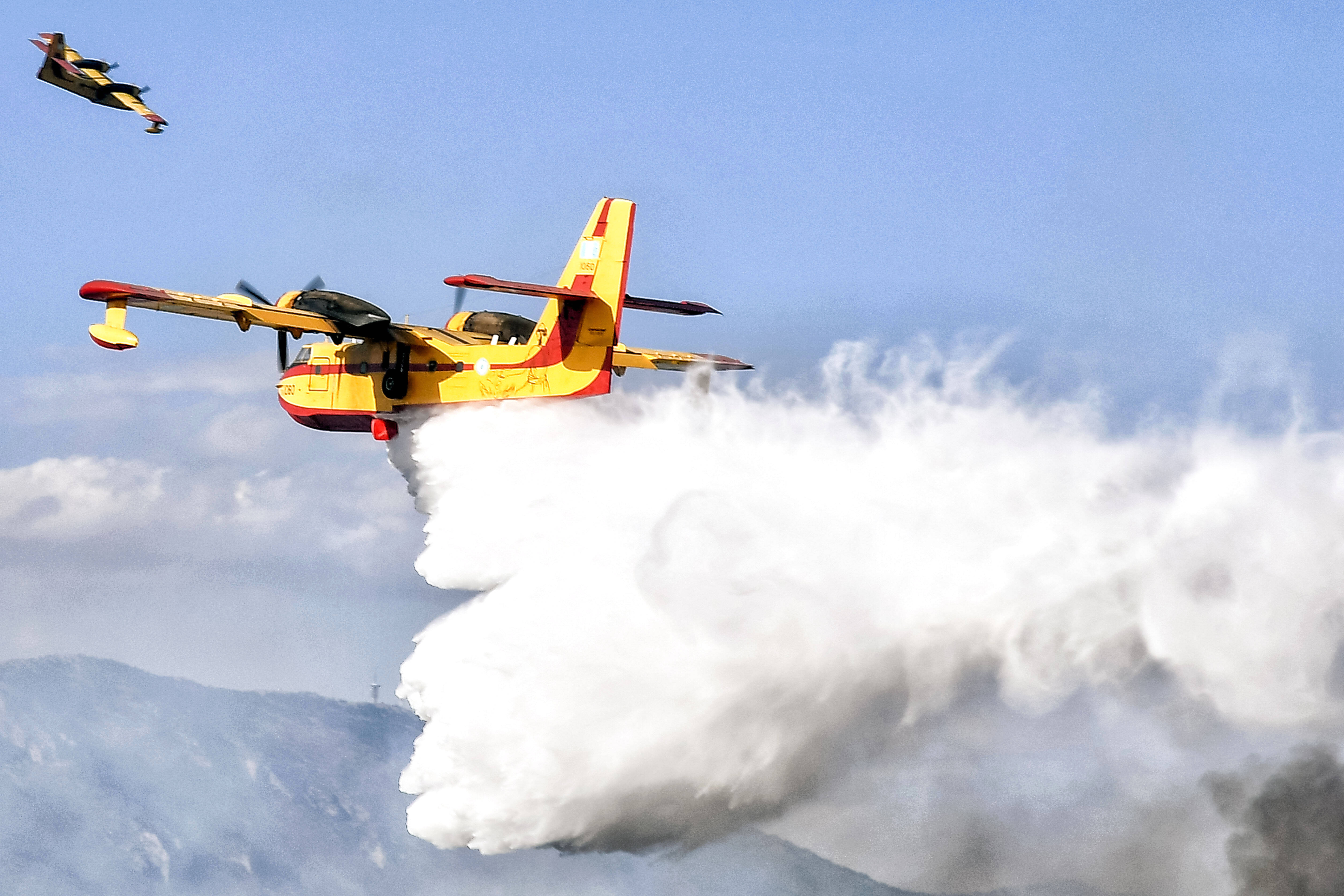 Trauer! Löschflugzeug in Griechenland abgestürzt! Feuerhelden sind tot!