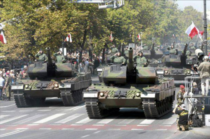 Neue Supermacht wächst mitten in Europa! Mehr Panzer als Deutschland, Frankreich und England zusammen!