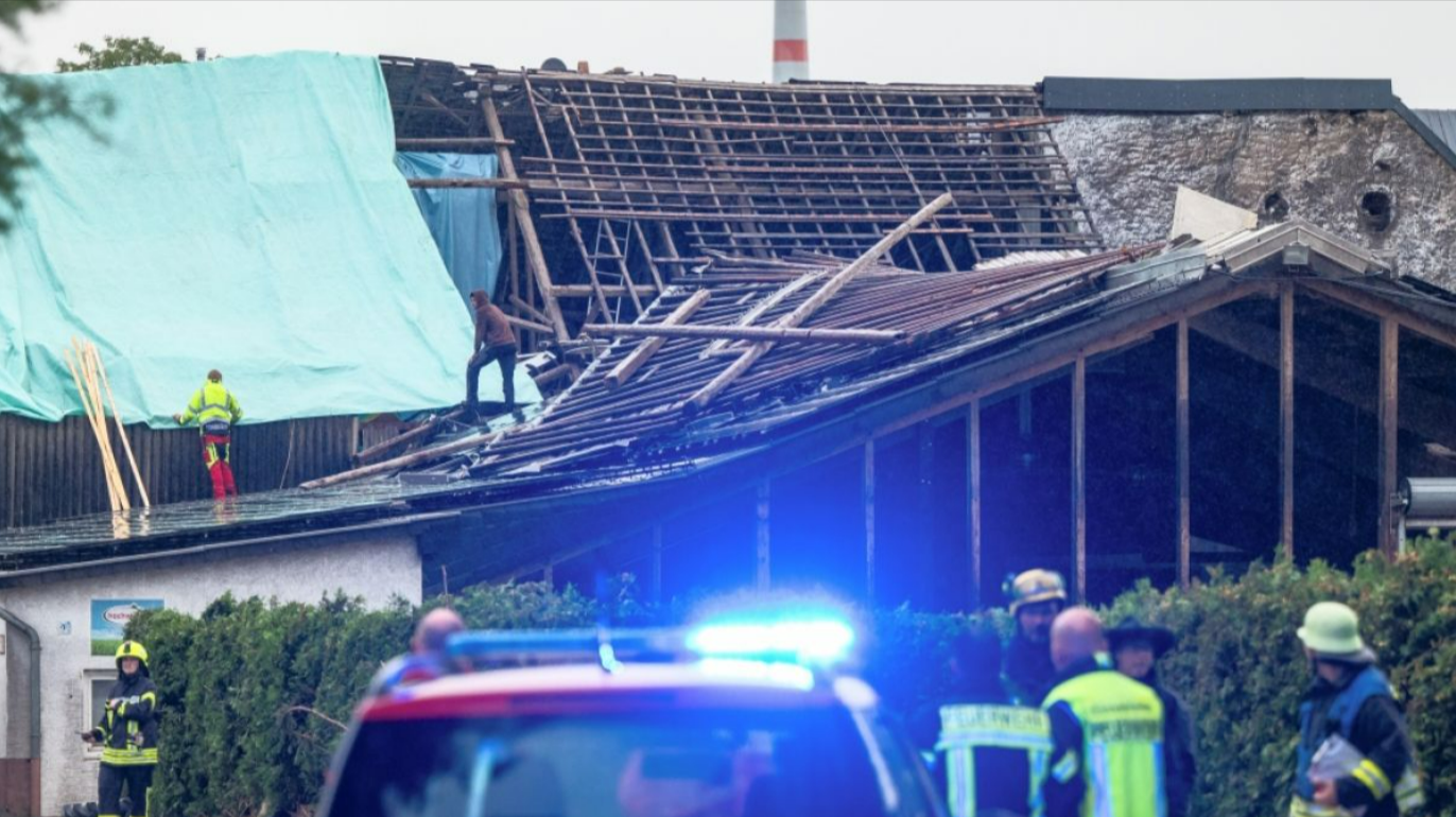 Tornado rast durch Deutschen Ort! Schneise der Verwüstung mitten in Deutschland