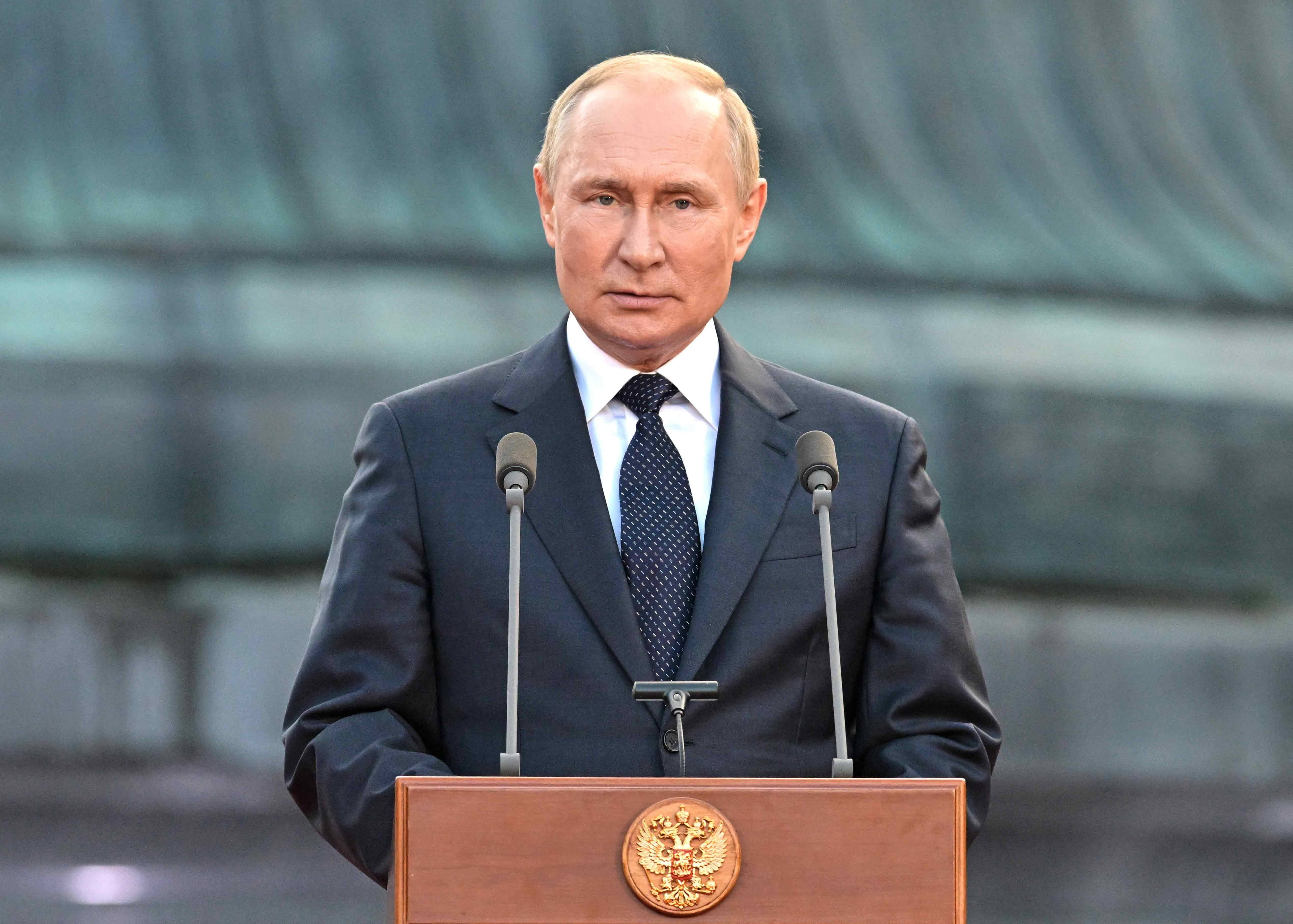Putin lobt Gerhard Schröder und fordert "mehr Respekt" - Vergiftete Freundschaft zum Russen-Despot hält!