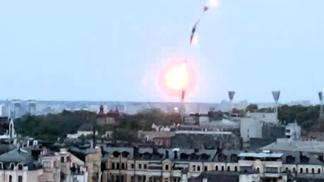Putins Palast unter Beschuss! Kreml-Chef entsetzt - Drohnenattacken bedrohen Putin selbst!