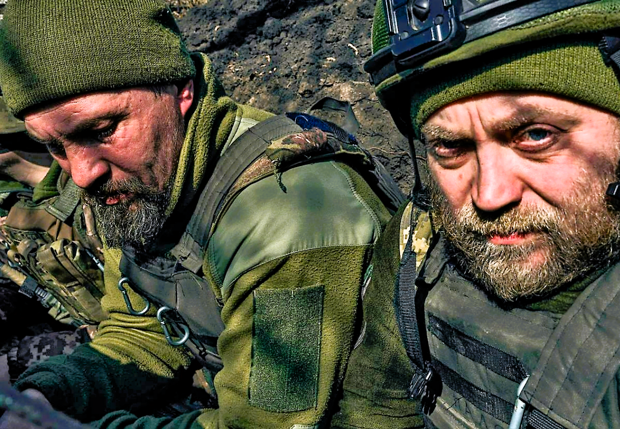Abzug, Rückzug! Putin zieht seine Armee zurück - Putins Pläne geben Rätsel auf!
