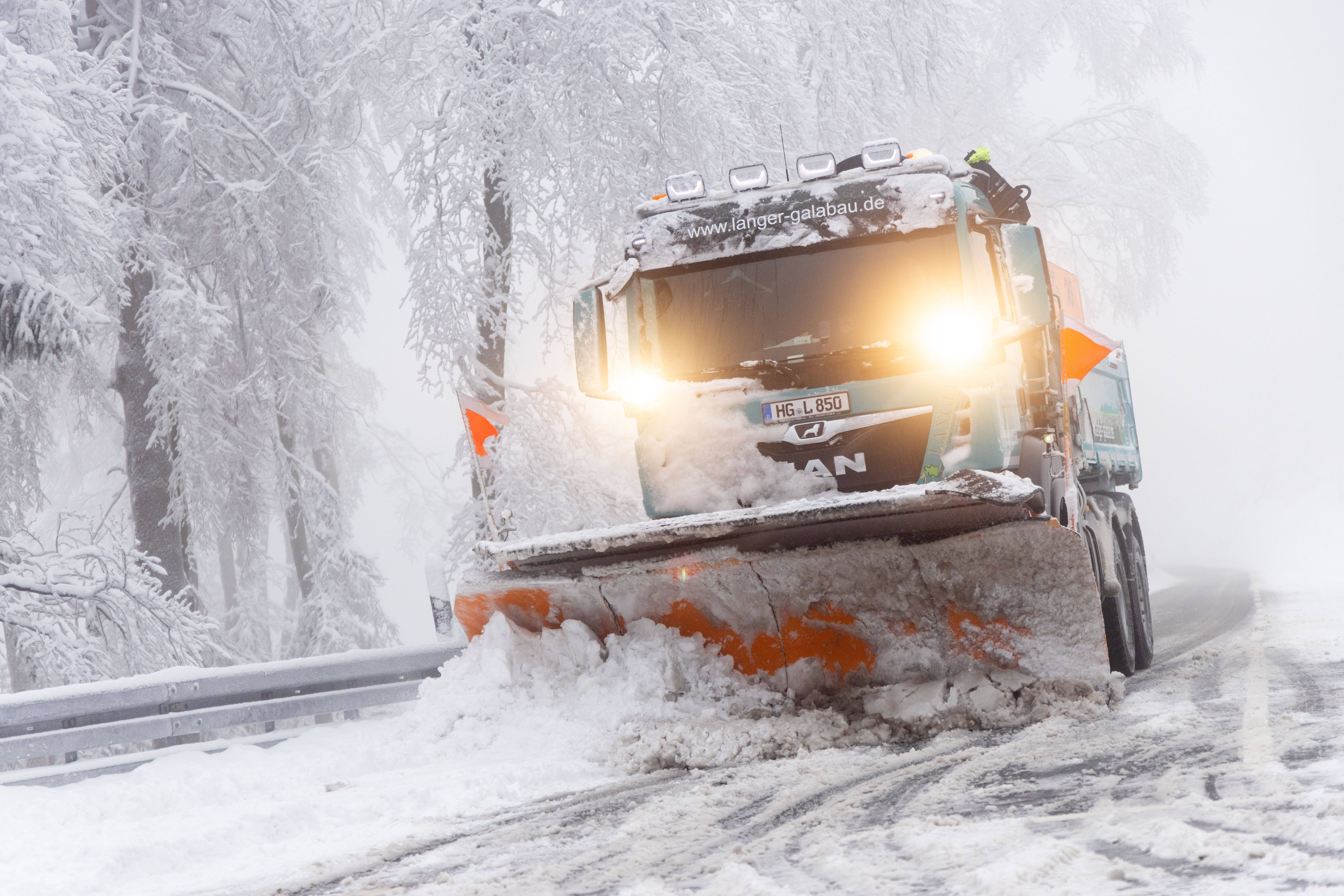 Rekordwinter droht! Erste Wetterprognosen für Weihnachten - So stehen die Chancen auf Schnee