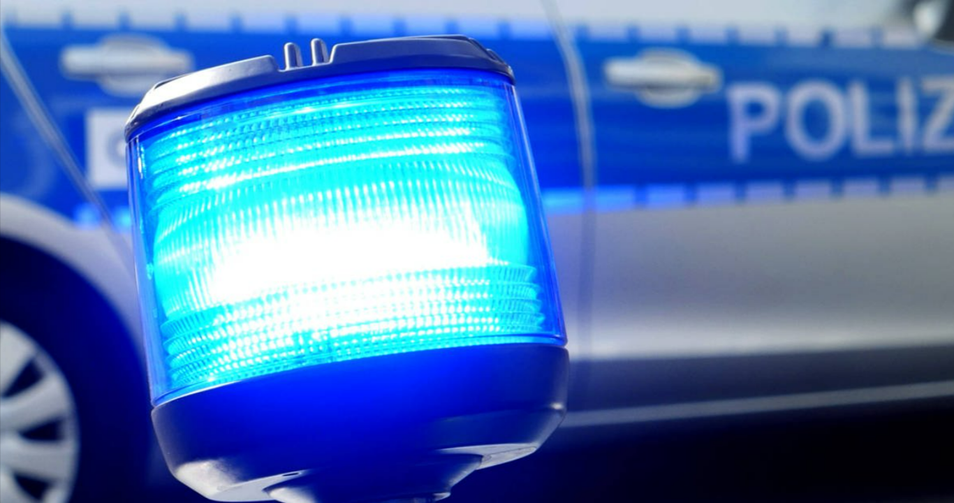 Porsche-Fahrer bedroht Autofahrer mit Waffe - Streit auf der Straße eskaliert!