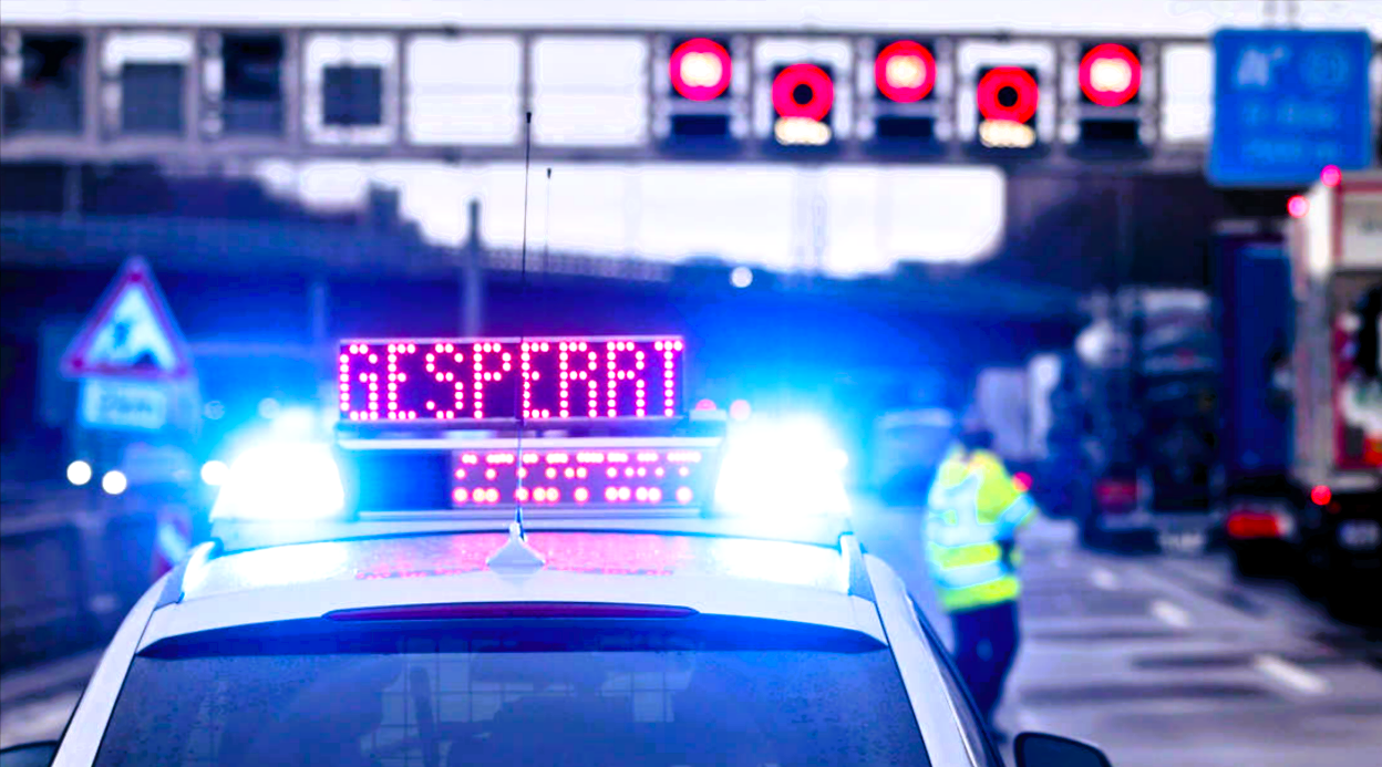 Vollsperrung - Toter auf der Autobahn entdeckt! Vollsperrung nach Gruselfund in Baustelle