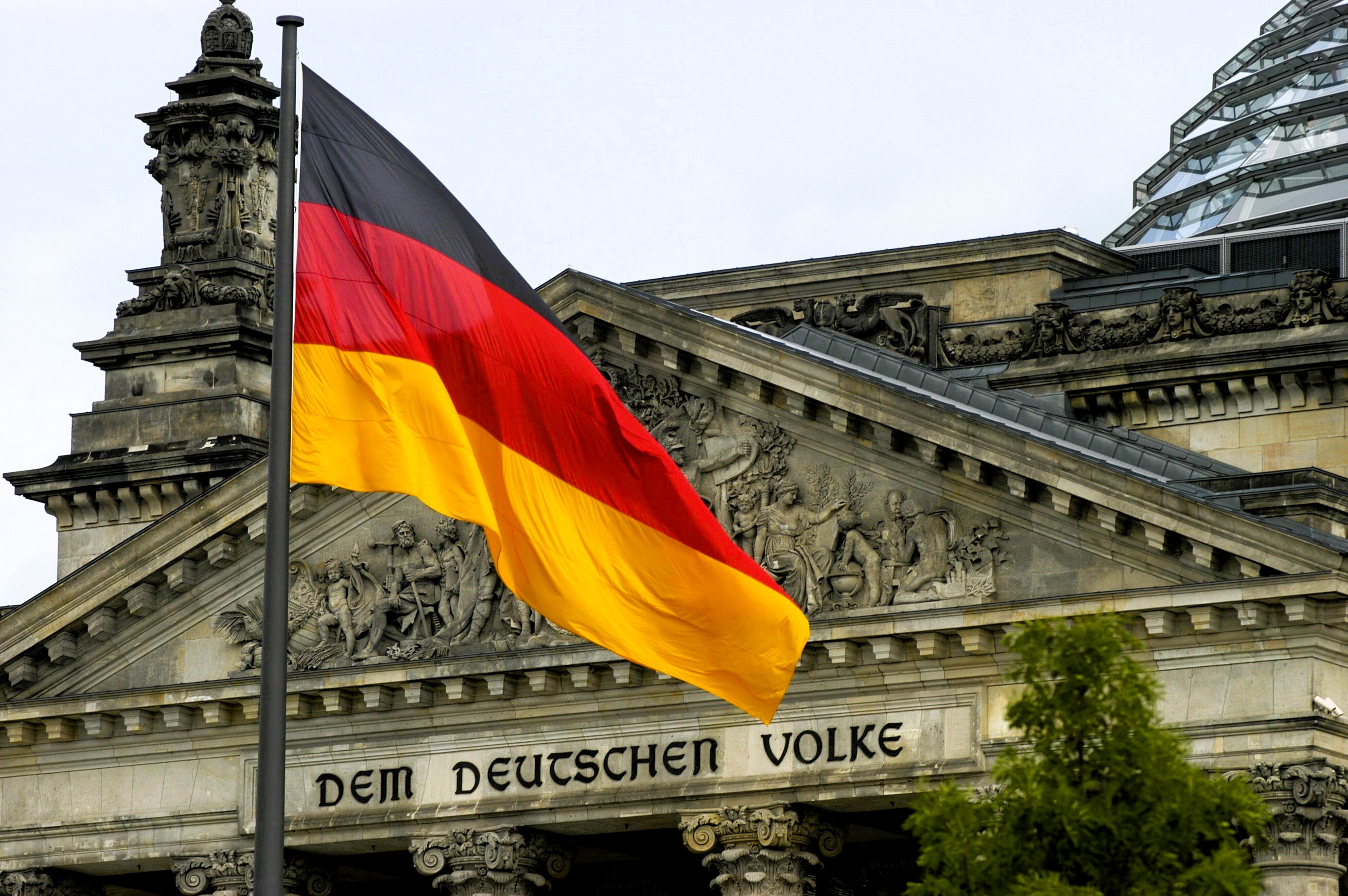 Scholz & Co. - Größte Gehaltserhöhung seit 28 Jahren! Und das während es Deutschland immer schlechter geht!