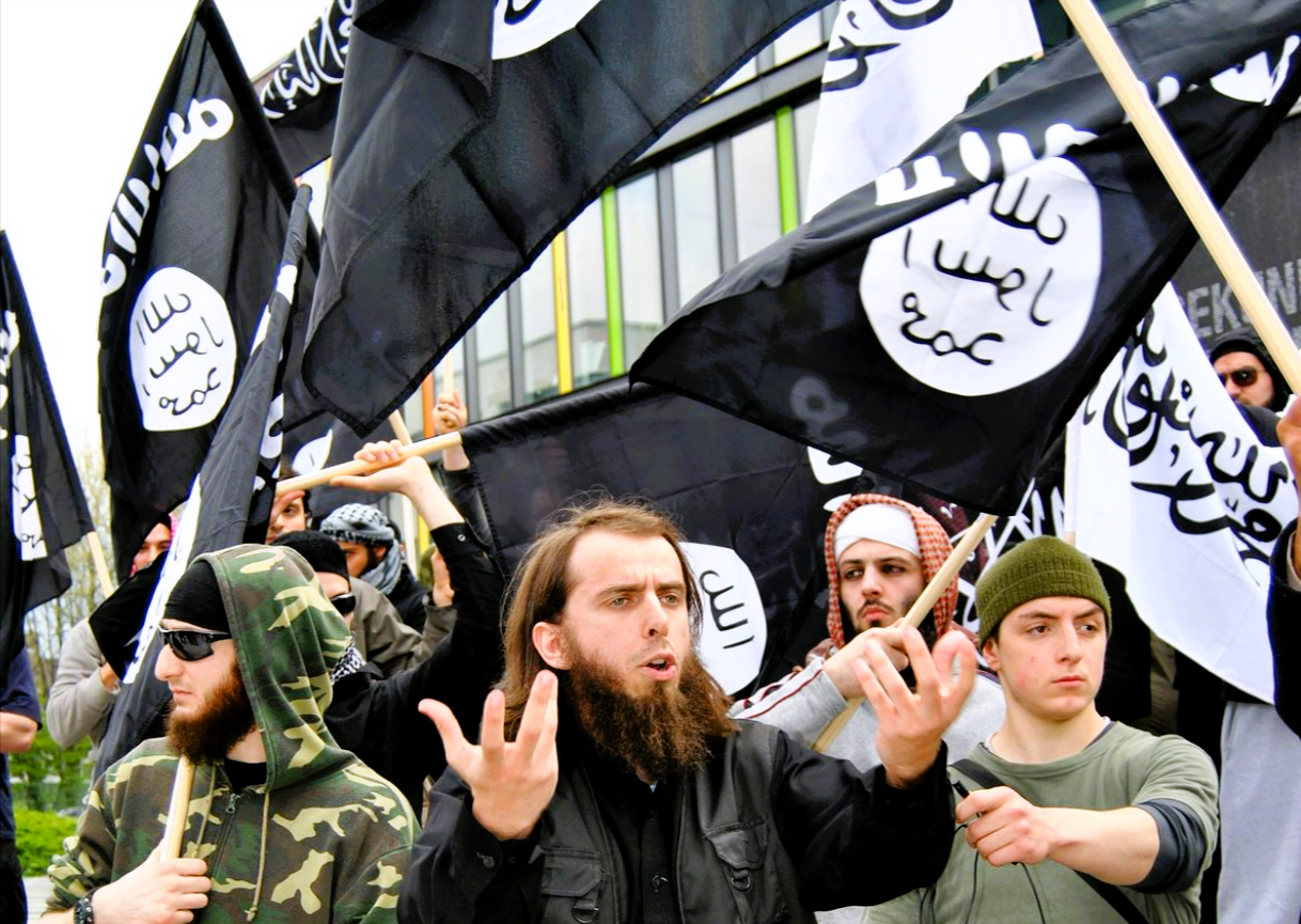 Eilmeldung: Anschlag auf den Kölner Dom! Terrorverdächtiger nimmt sich das Leben in Haft