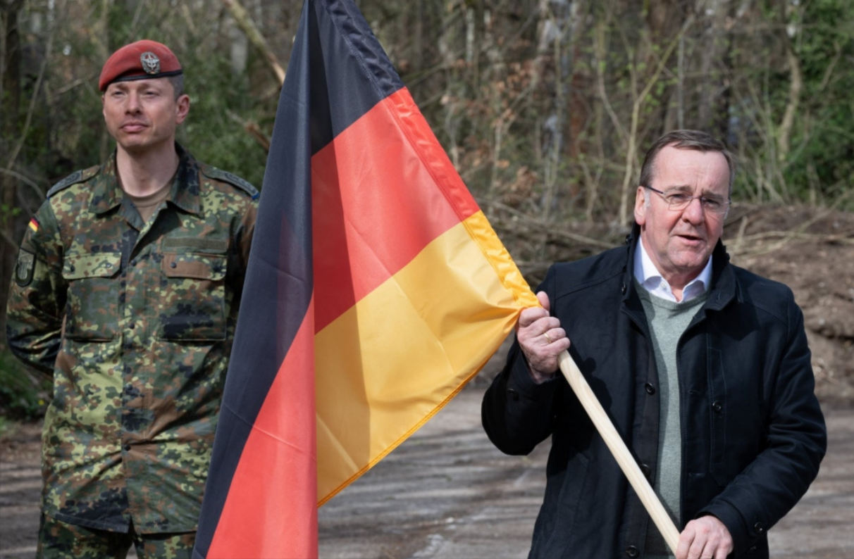 Deutsche sollen auf einen Feiertag verzichten! Der Grund ist bedrückend